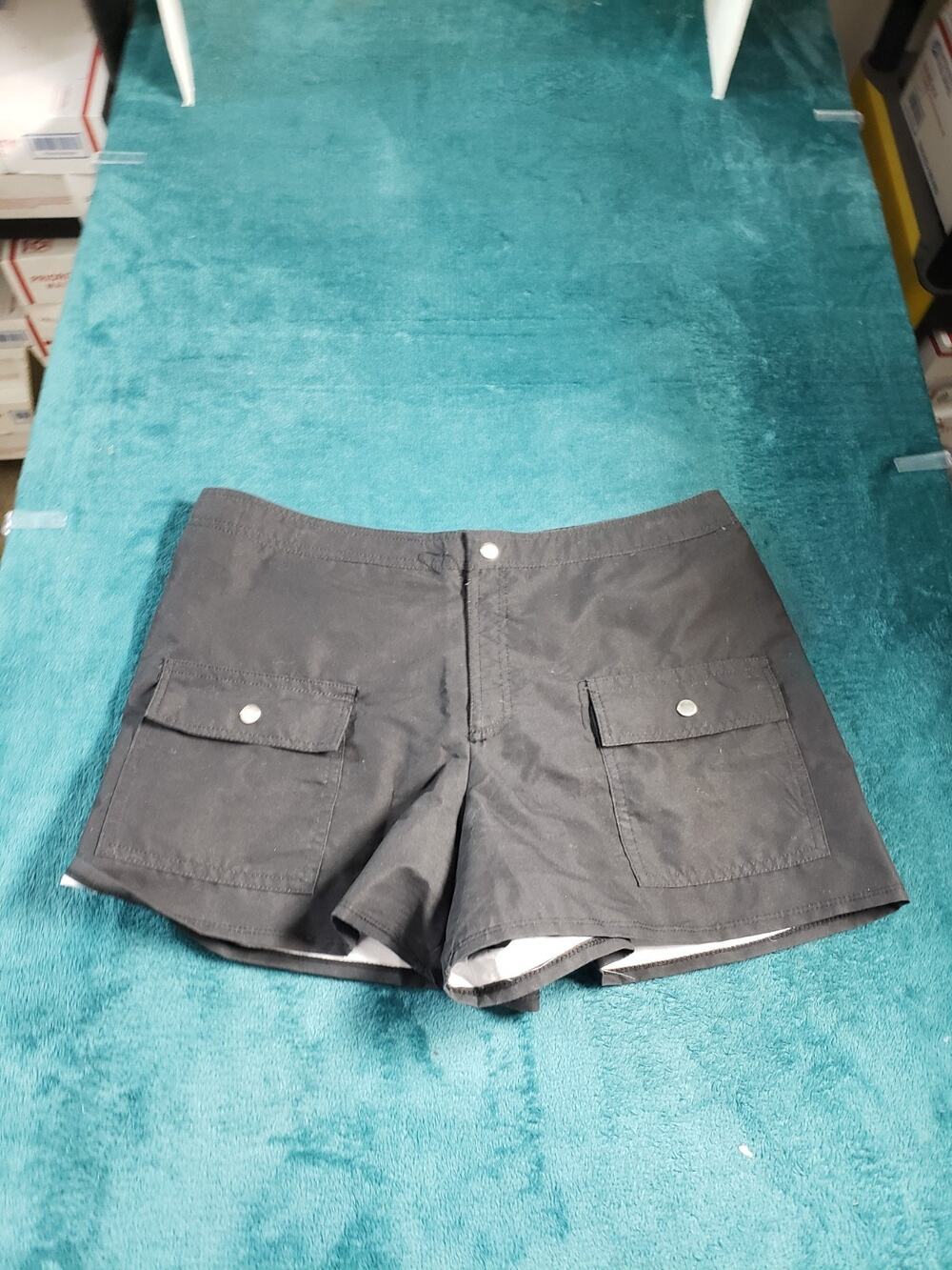 Love Ari Shorts Size Medium Womens Black Cargo Front Flap Pockets Ladies NWT